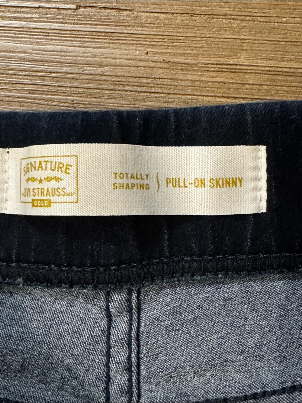 Dark Wash Pull-On Totally Shaping Skinny Jeggings - Picture 4 of 7